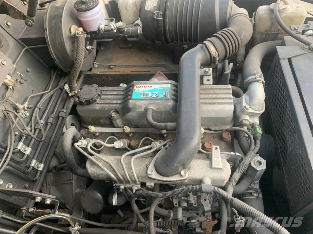 Toyota 2TD25 /02/ V-3421 EO Flughafenausrüstung