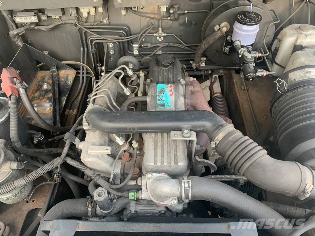 Toyota 2TD25 /02/ V-3421 EO Flughafenausrüstung