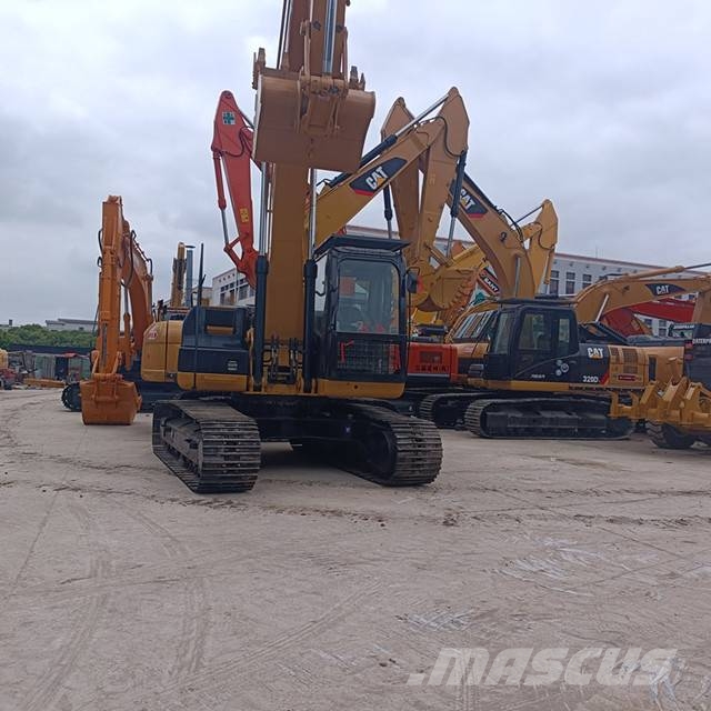 CAT 320 D 대형 굴삭기 29톤 이상