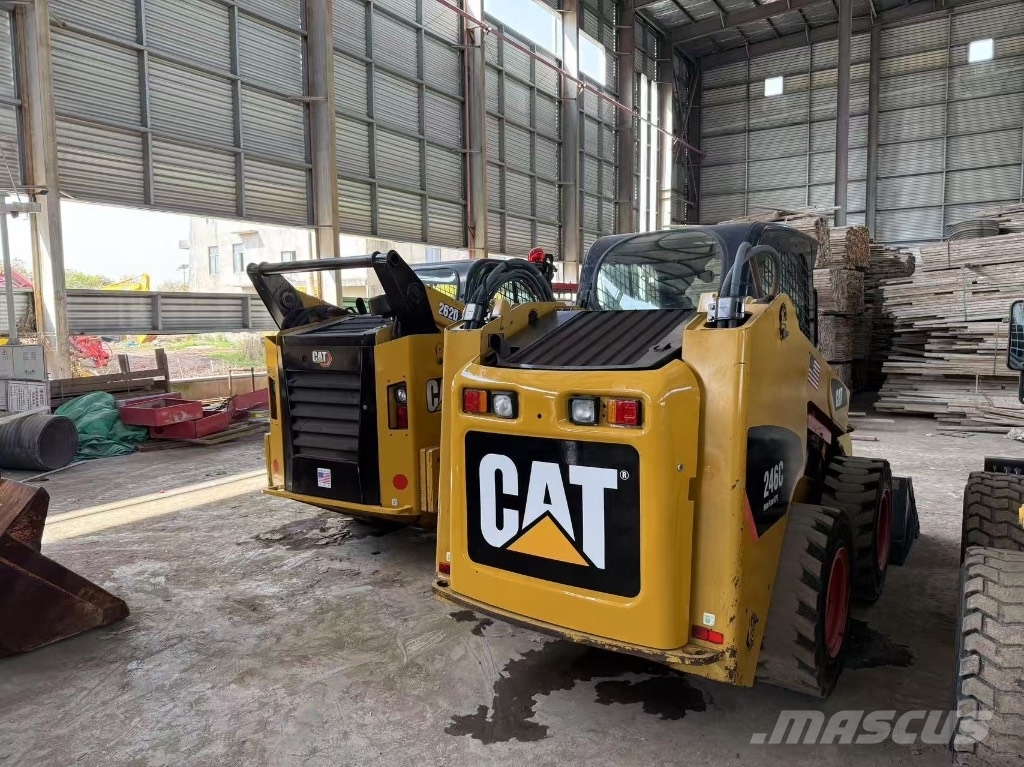 CAT 246C and 262D Φορτωτάκια
