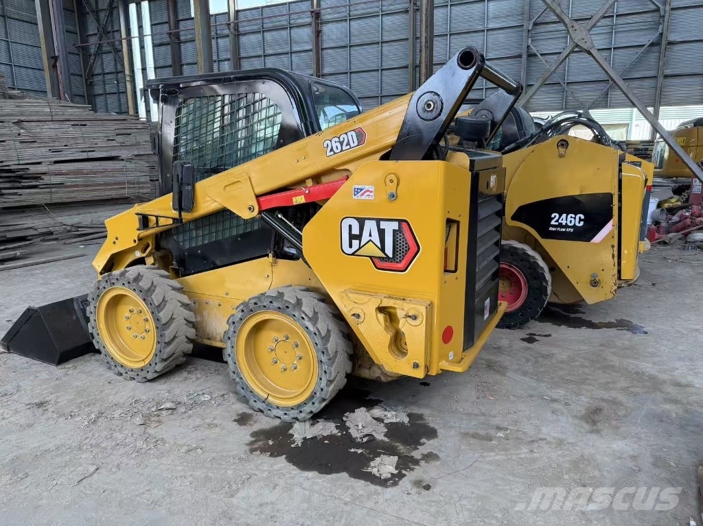 CAT 246C and 262D Φορτωτάκια