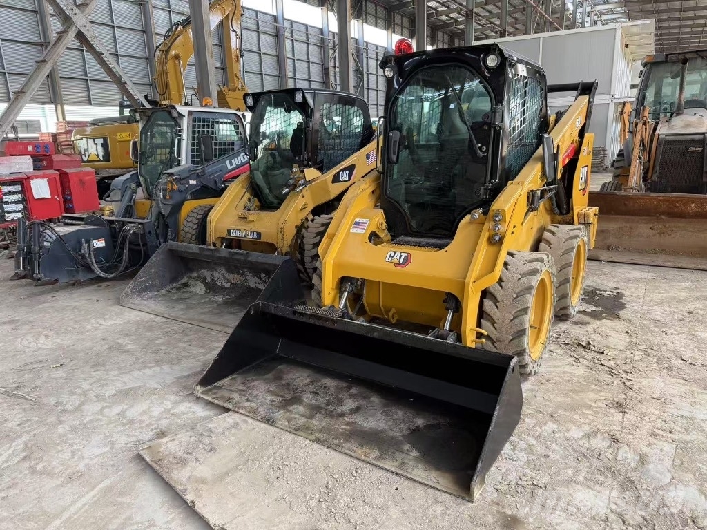CAT 246C and 262D Φορτωτάκια