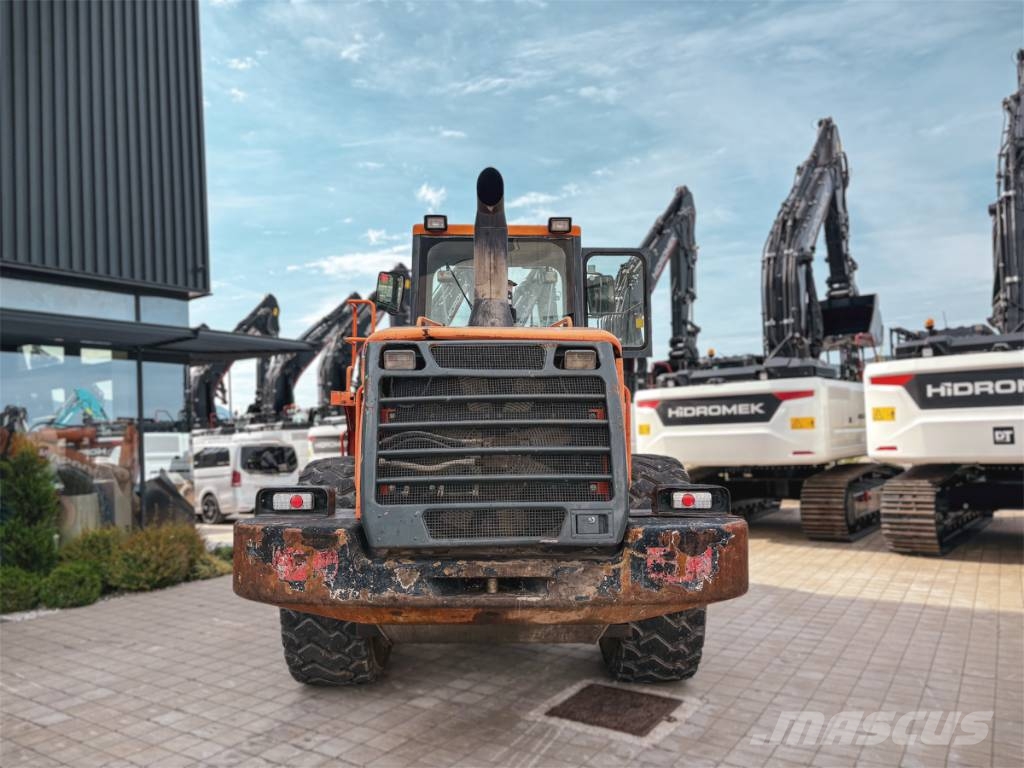 Doosan DL 300 Pale gommate