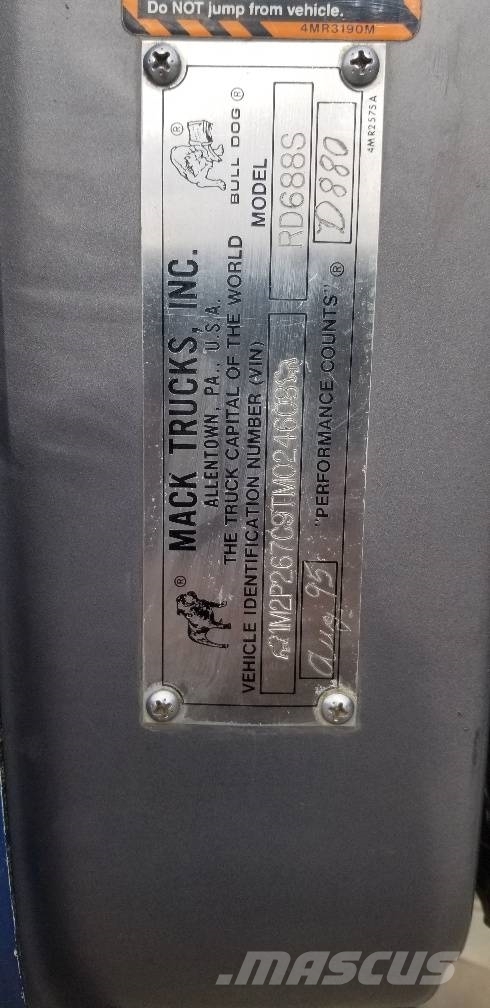Mack RD 688 S Billenő teherautók