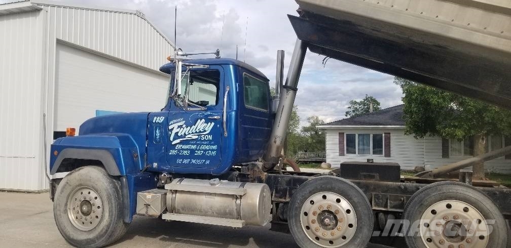 Mack RD 688 S Billenő teherautók