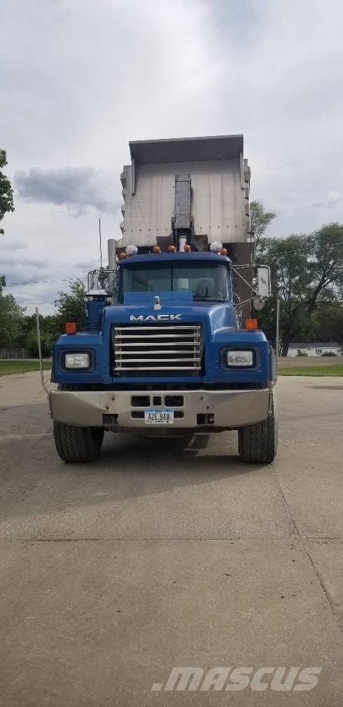 Mack RD 688 S Billenő teherautók