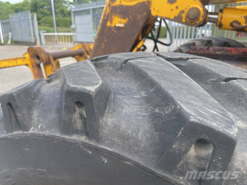 JCB 520-55 Kmetijski teleskopski nakladalci