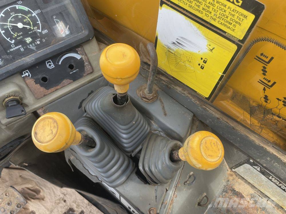 JCB 520-55 Kmetijski teleskopski nakladalci