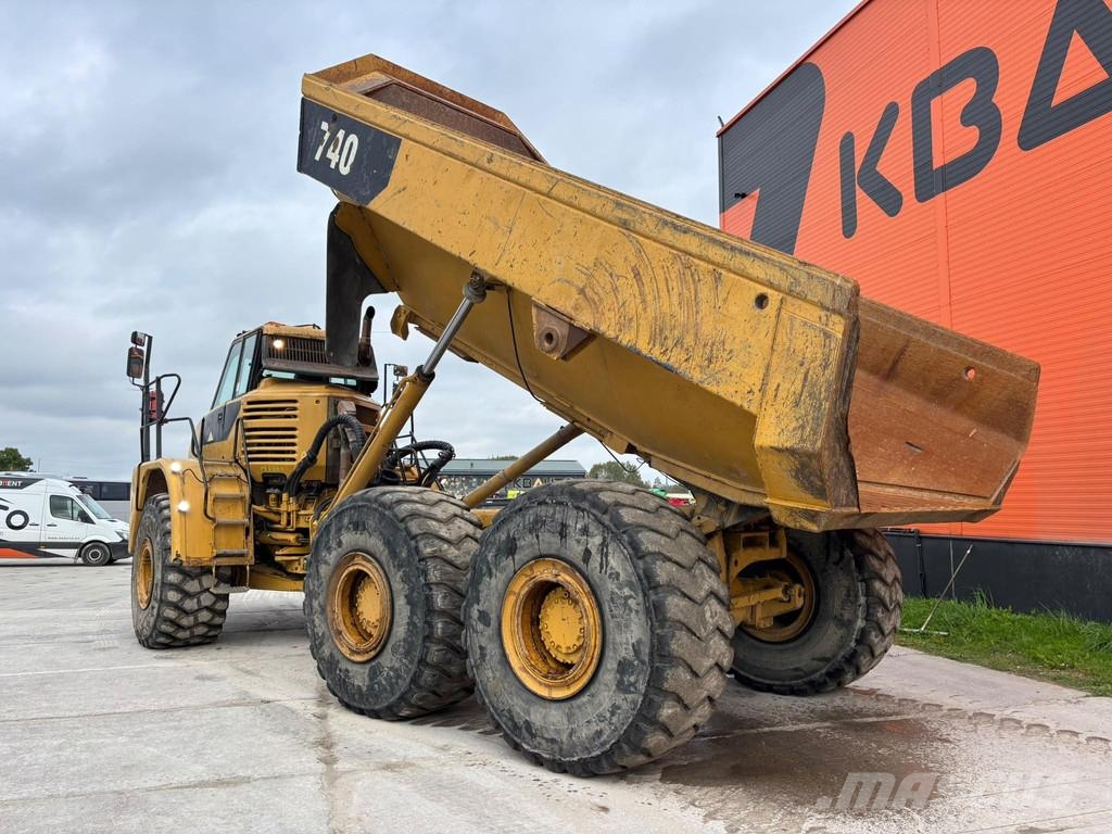 CAT 740 6x6 AC Dumper - Knickgelenk
