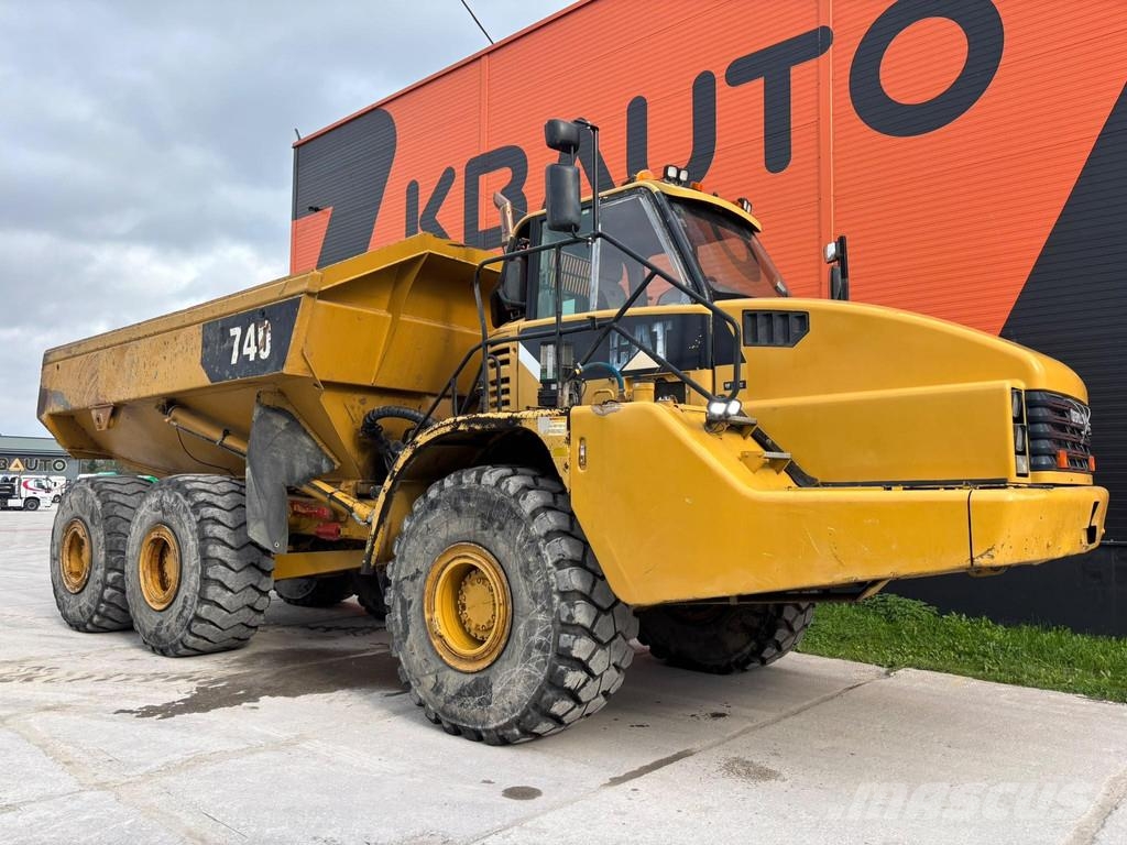 CAT 740 6x6 AC Dumper - Knickgelenk