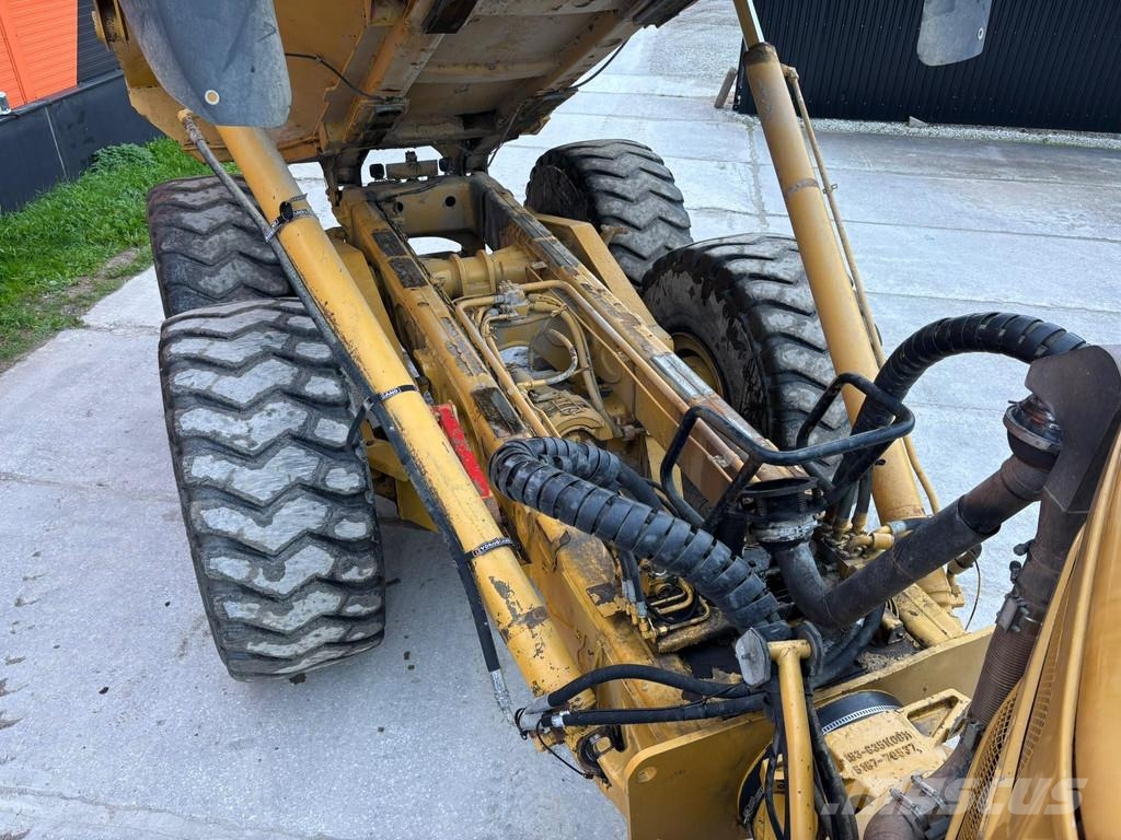 CAT 740 6x6 AC Dumper - Knickgelenk