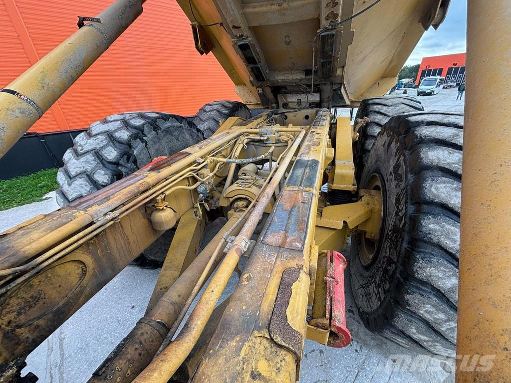 CAT 740 6x6 AC Dumper - Knickgelenk