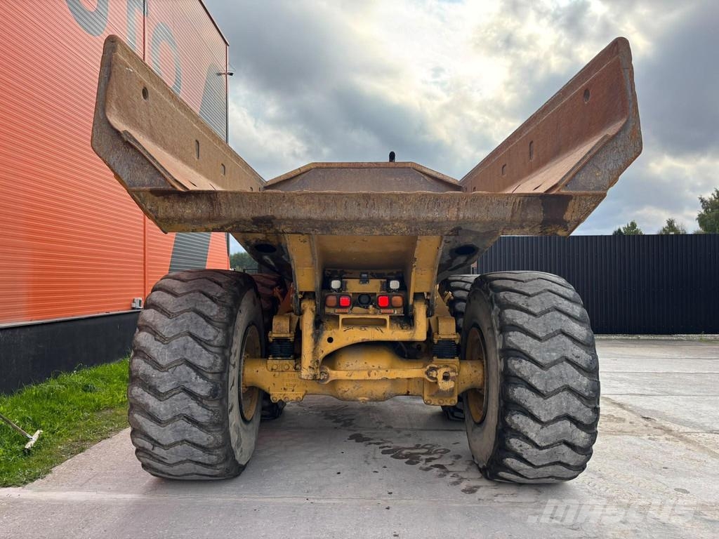CAT 740 6x6 AC Dumper - Knickgelenk