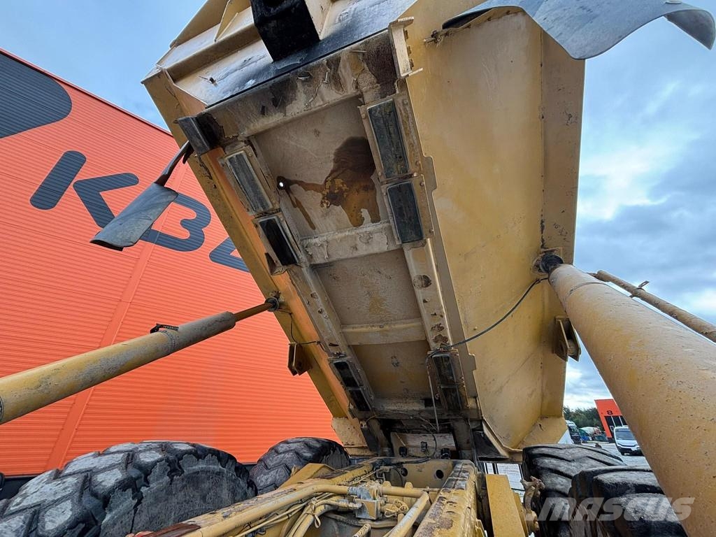 CAT 740 6x6 AC Dumper - Knickgelenk