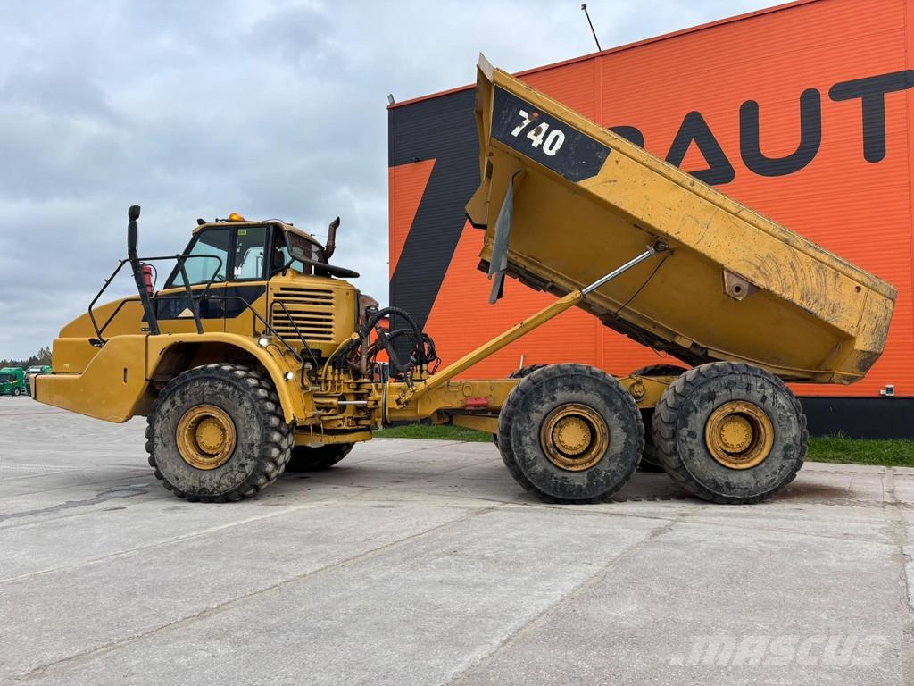 CAT 740 6x6 AC Dumper - Knickgelenk