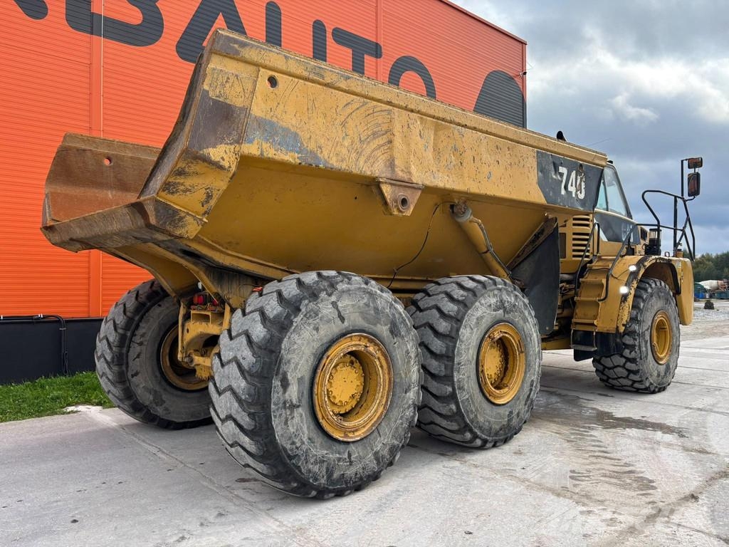 CAT 740 6x6 AC Dumper - Knickgelenk