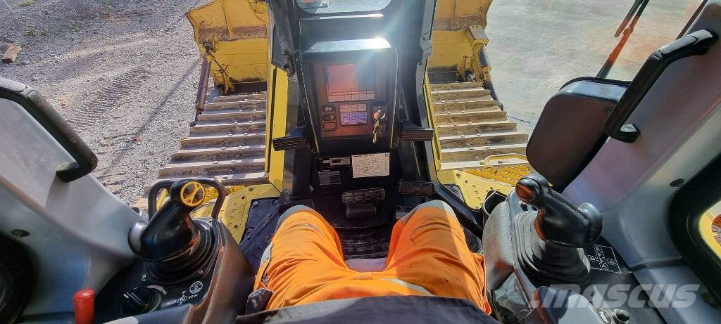 Komatsu D 65 PX-16 Гусеничные бульдозеры