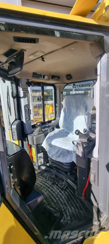 Komatsu D 65 PX-16 Гусеничные бульдозеры