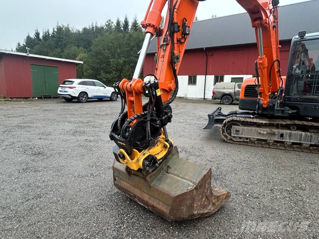 Doosan DX 80 R, stållarv Midi rýpadla 7t - 12t