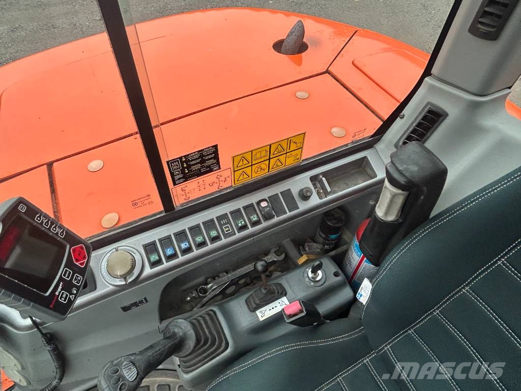 Doosan DX 80 R, stållarv Midi rýpadla 7t - 12t