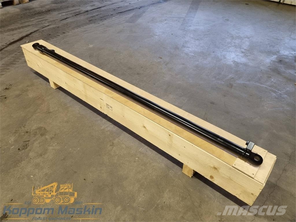 Timberjack / John Deere F049651 Loader cranes
