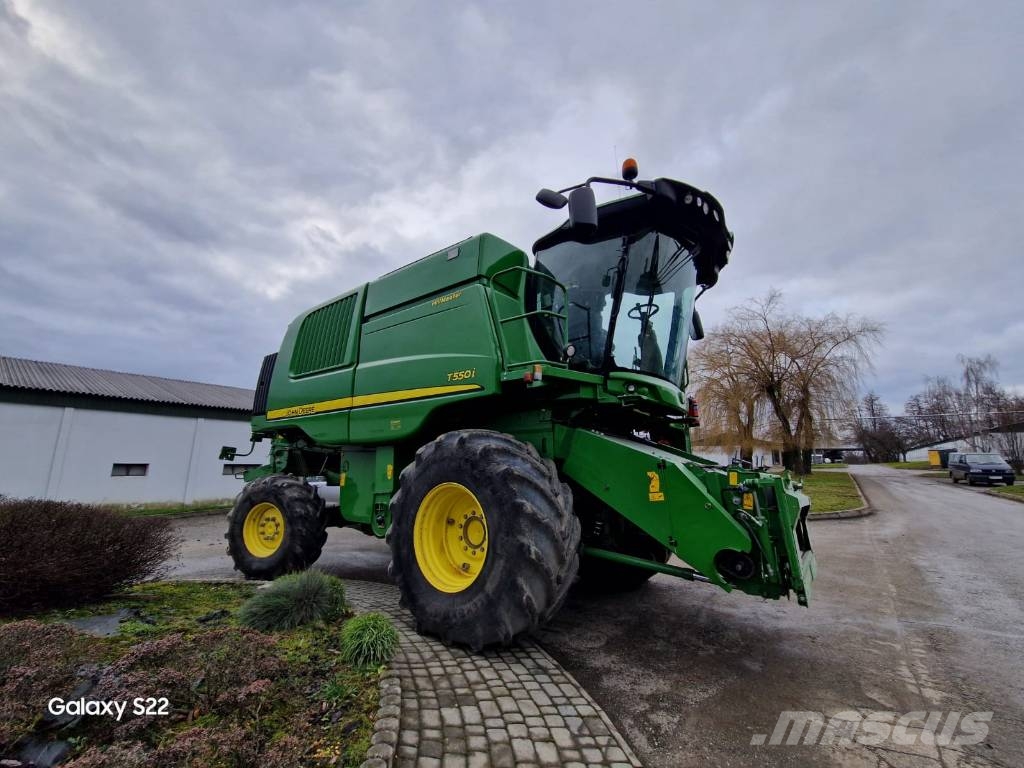 John Deere T 550 Skurtreskere