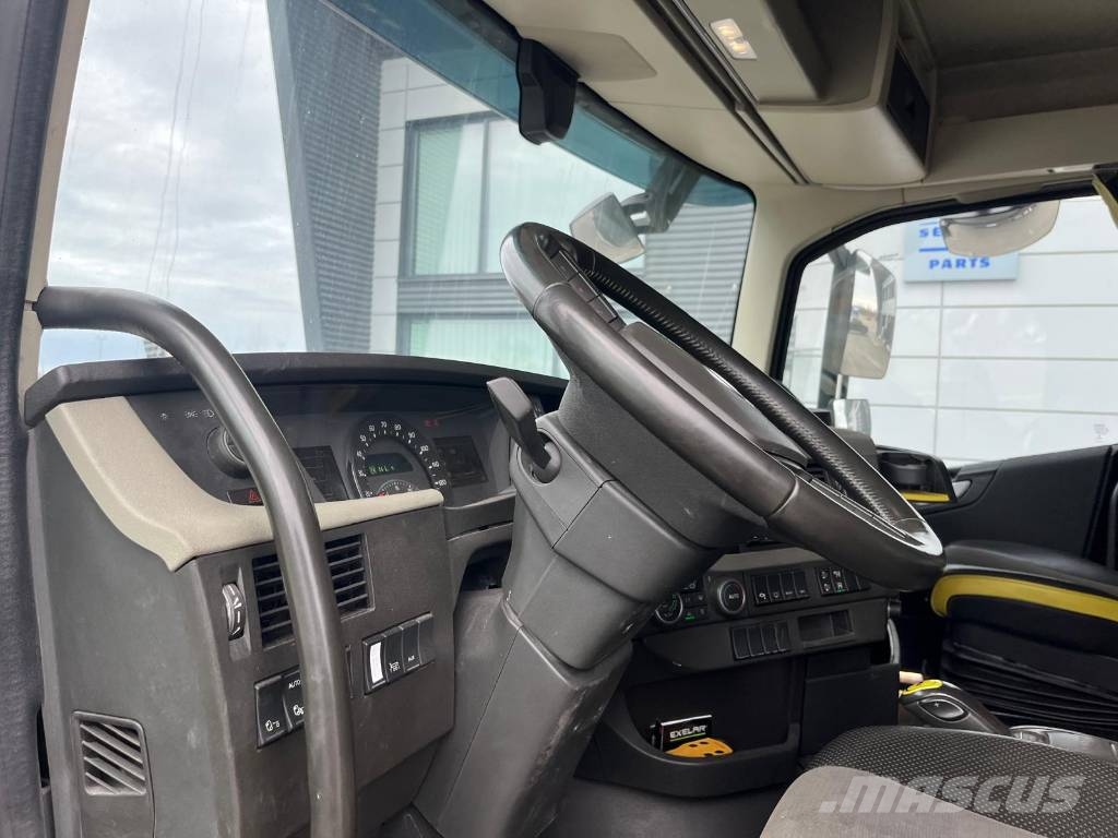 Volvo FH 16 750  10x4 Camiones de transporte de maquinaria forestal