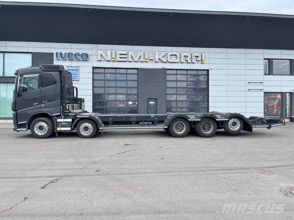 Volvo FH 16 750  10x4 Camiones de transporte de maquinaria forestal