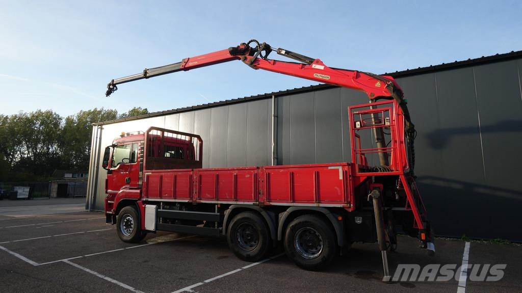 MAN TGS 33.440 6x4 open box with Palfinger crane Maastikutõstukid