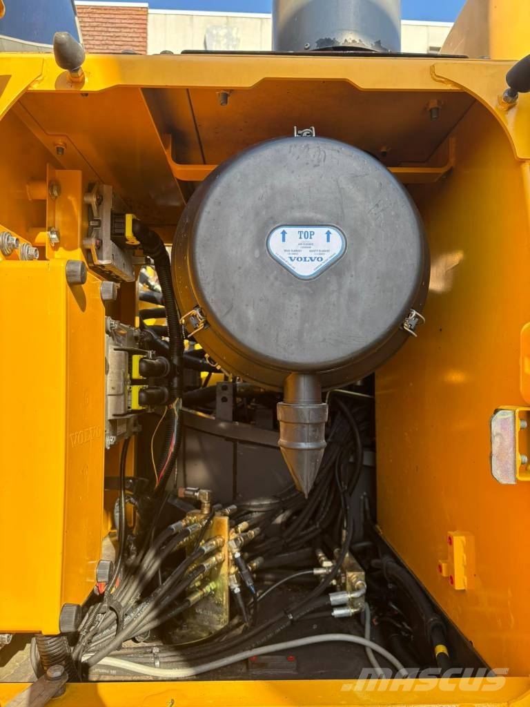 Volvo EC 300 D L Εκσκαφείς με ερπύστριες