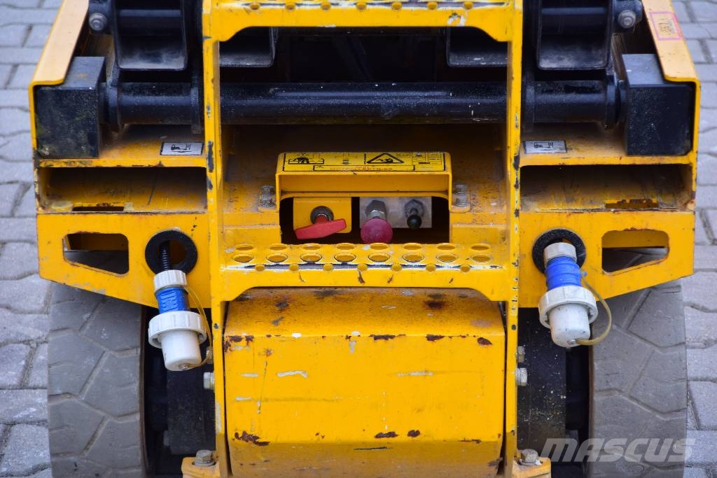 JCB S1930E S2032E Šķerveida pacēlāji