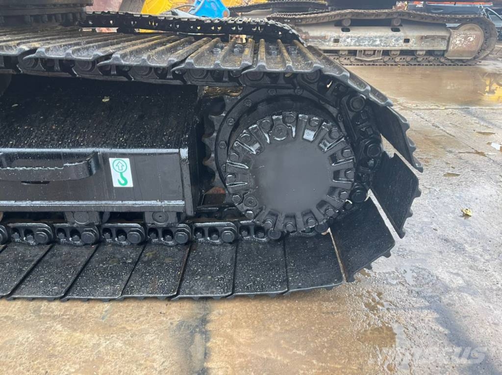 CAT 320 B L Lánctalpas kotrók