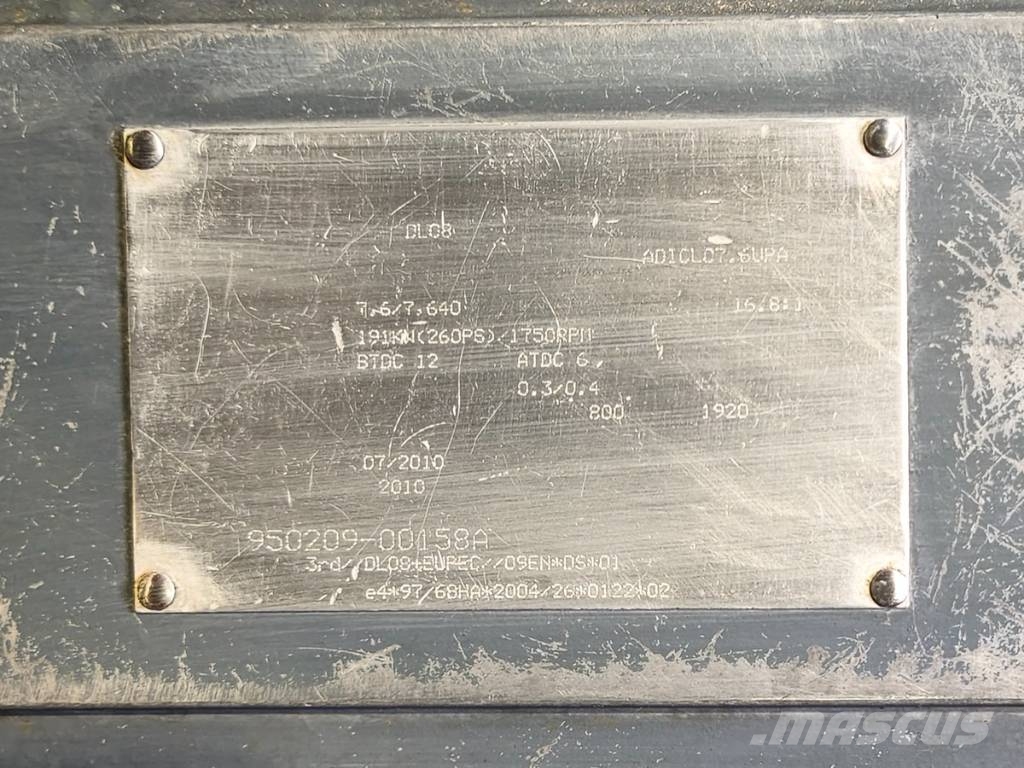 Doosan DX 340 LC حفارات زحافة