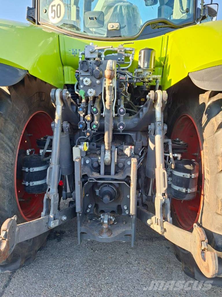 CLAAS Axion 830 Traktoriai