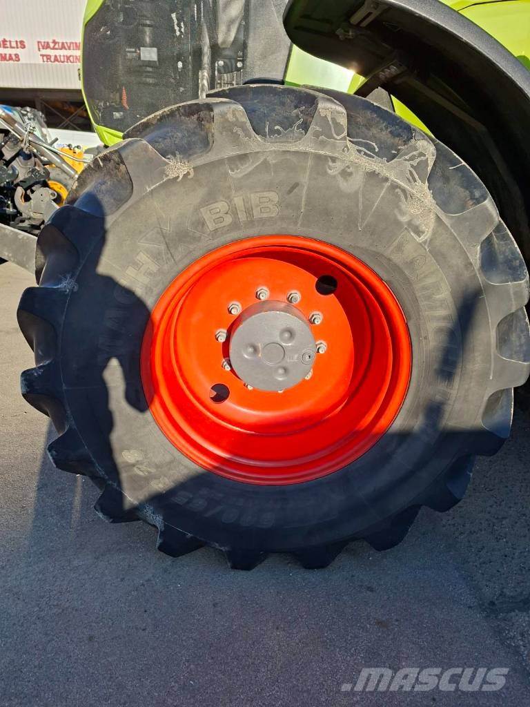 CLAAS Axion 830 Traktoriai