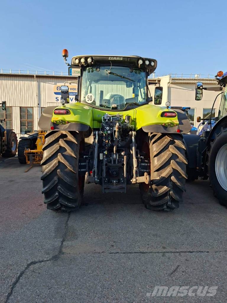 CLAAS Axion 830 Traktoriai