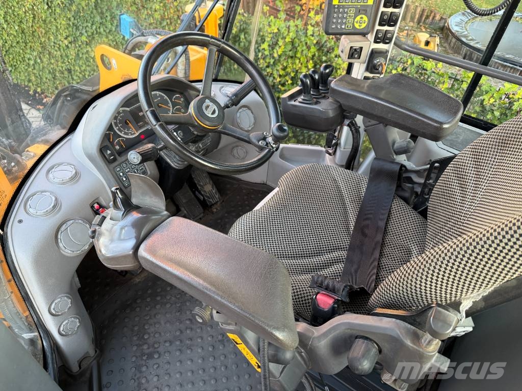 Volvo L 120 H Iekrāvēji uz riteņiem