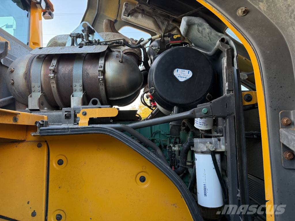 Volvo L 120 H Iekrāvēji uz riteņiem