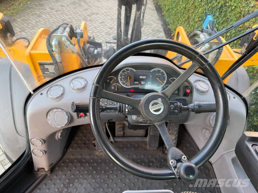 Volvo L 120 H Iekrāvēji uz riteņiem