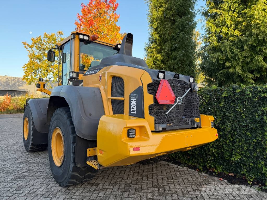 Volvo L 120 H Iekrāvēji uz riteņiem