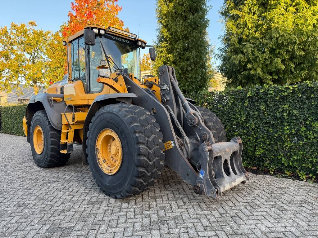 Volvo L 120 H Iekrāvēji uz riteņiem