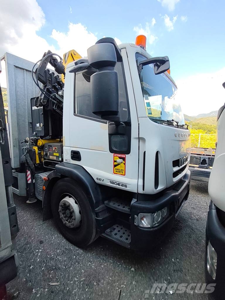 Iveco Eurocargo 180 E25K Camiones grúa