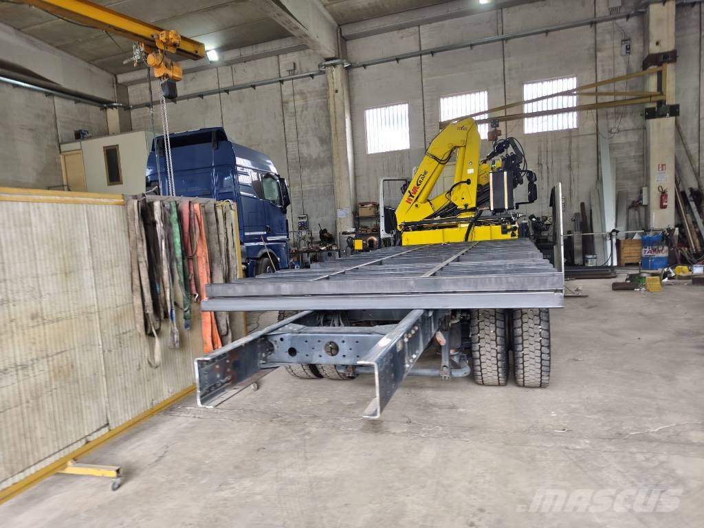 Iveco Eurocargo 180 E25K Camiones grúa