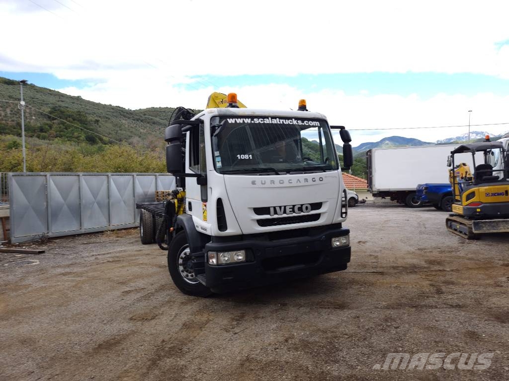 Iveco Eurocargo 180 E25K Camiones grúa
