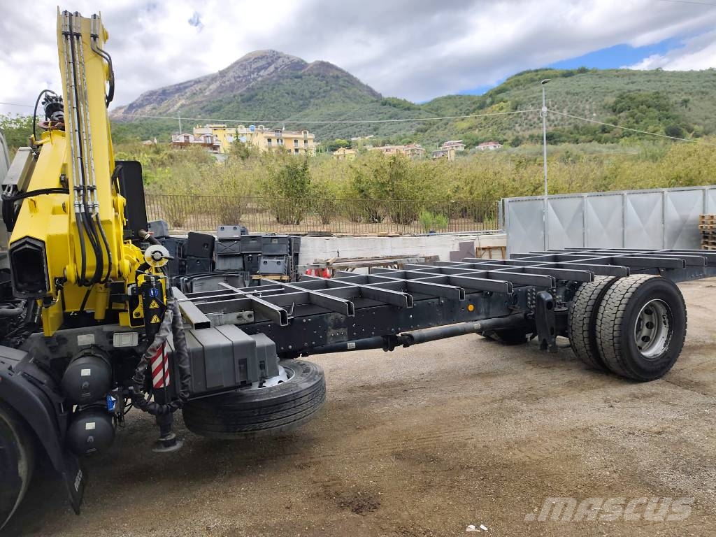 Iveco Eurocargo 180 E25K Camiones grúa