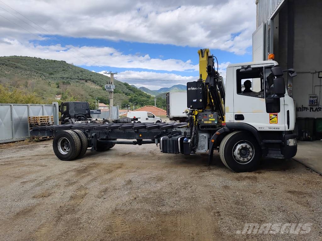 Iveco Eurocargo 180 E25K Camiones grúa
