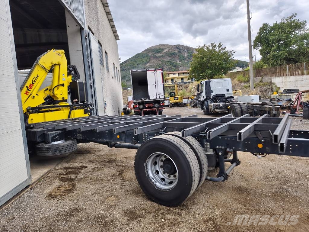 Iveco Eurocargo 180 E25K Camiones grúa
