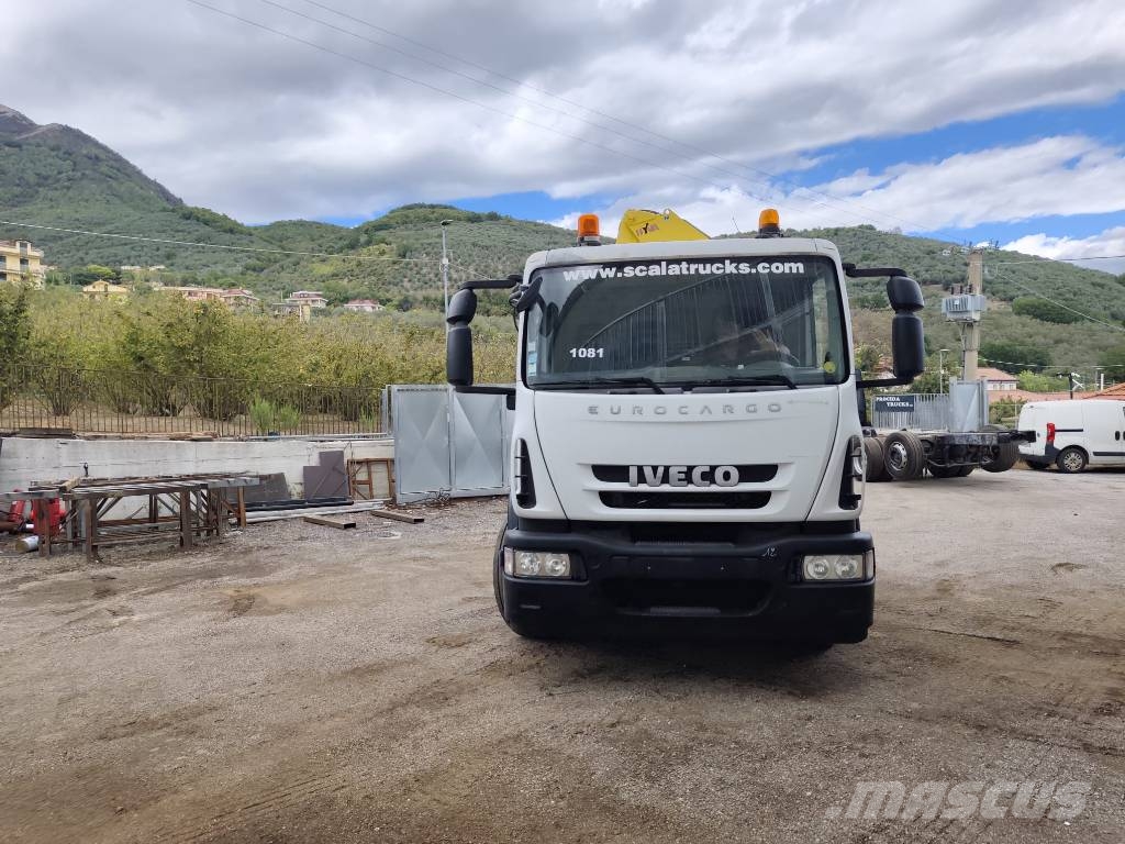 Iveco Eurocargo 180 E25K Camiones grúa