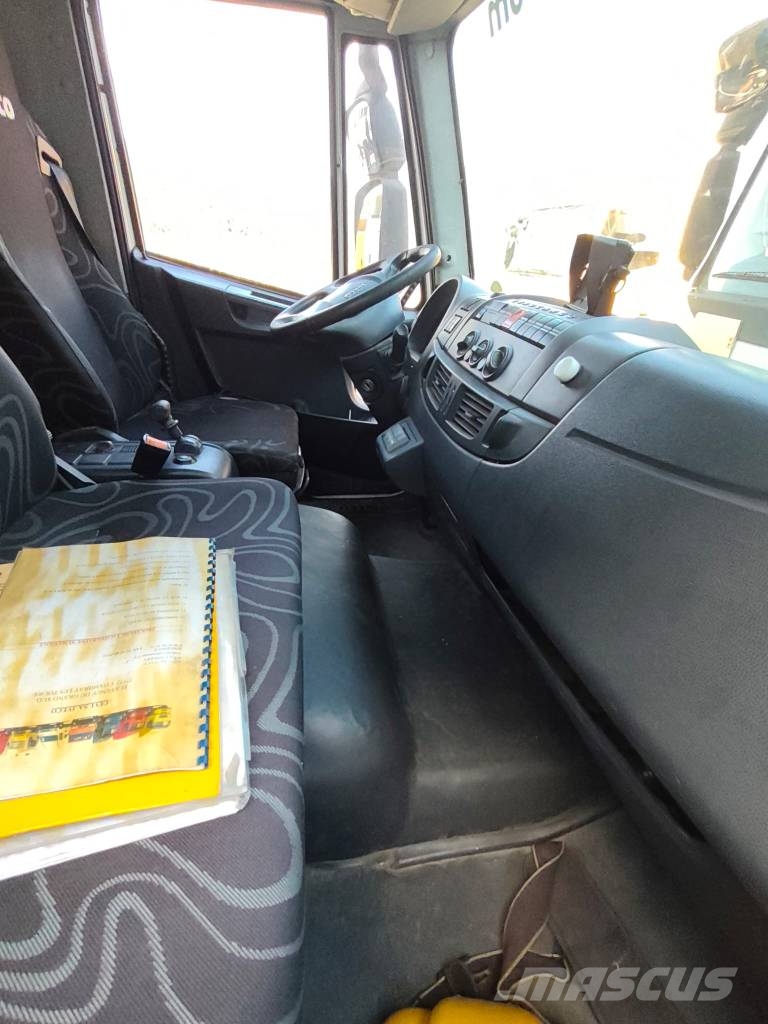 Iveco Eurocargo 180 E25K Camiones grúa