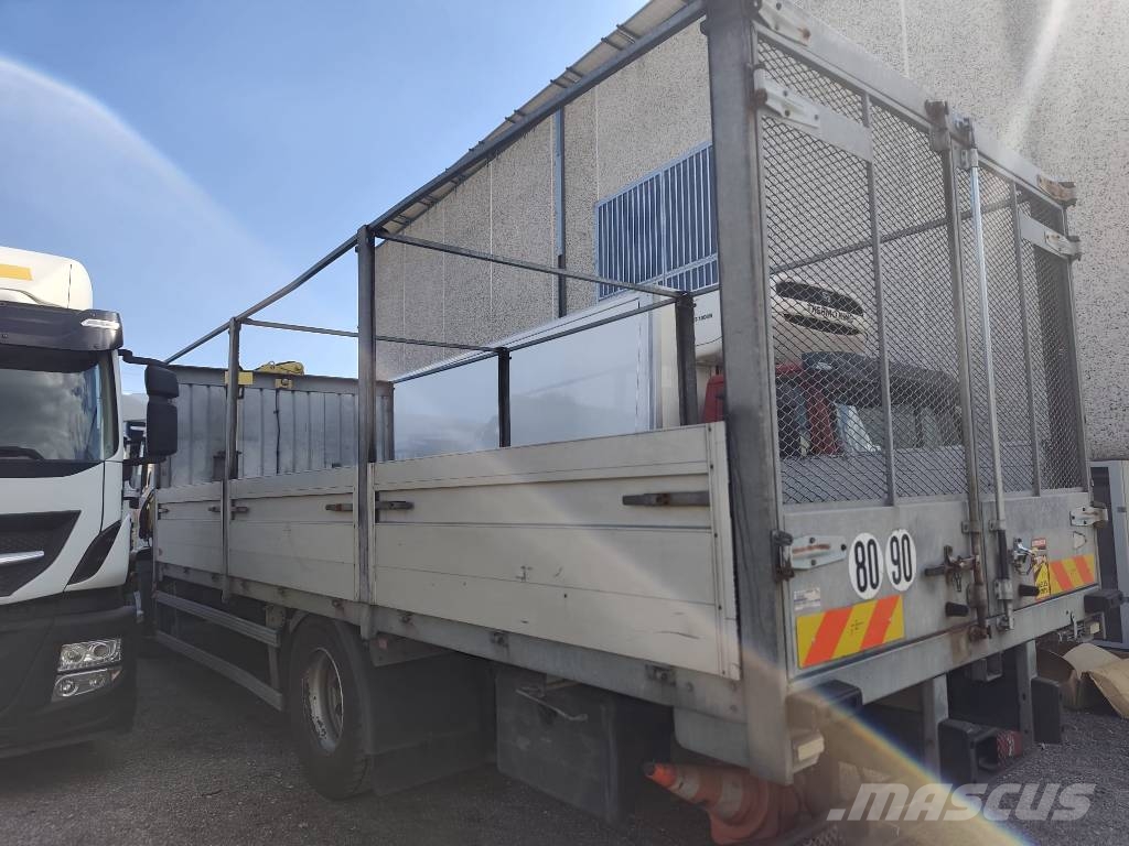 Iveco Eurocargo 180 E25K Camiones grúa